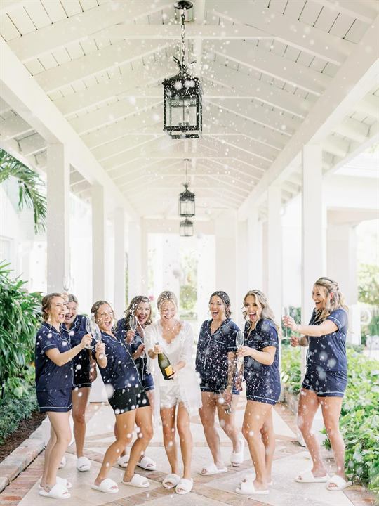 The bride with her bridesmaids before the ceremony